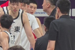 側(cè)面特寫(xiě)鏡頭還原杜峰徐昕爭(zhēng)執(zhí) 現(xiàn)場(chǎng)觀眾直呼：好兇啊