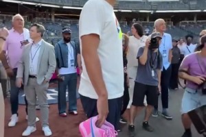 太瘦了！東契奇首次亮相洋基體育場??