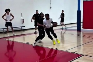 趕緊續(xù)約吧！伊森最新的訓(xùn)練視頻 各種三分+突破強(qiáng)攻~