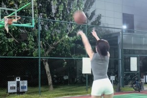 這投籃壓腕讓人看了真舒服