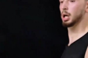 持續(xù)進(jìn)步！申京社媒曬住跟范弗里特一起訓(xùn)練視頻