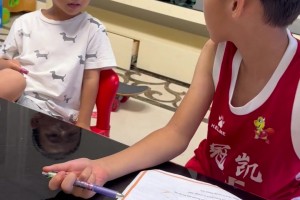 周琦兒子：我爸可是周琦 我不會打籃球太丟人了