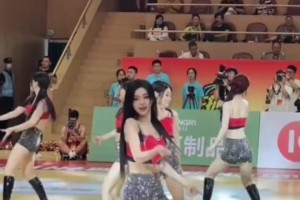 溫州果然有錢啊，在浙BA的拉拉隊(duì)都是最頂?shù)? >
                                        </div>
                                    </div>
                                                                        <div   id=