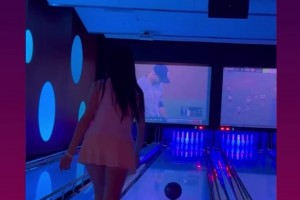 蒙的，一定是蒙的！??孟超曬打保齡球視頻，一擊全倒