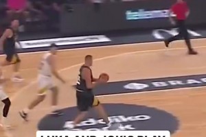 倆胖胖真會玩！東契奇&約基奇互相傳來傳去 球不用落地就進了??