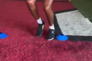 冠軍射手！認(rèn)真訓(xùn)練的以賽亞喬！這身材很完美啊！