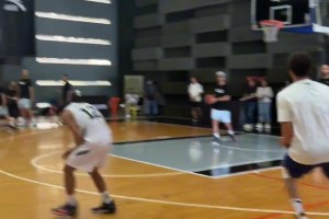 克萊教你怎么去接球投籃，來看看頂級(jí)3D的標(biāo)準(zhǔn)動(dòng)作吧！