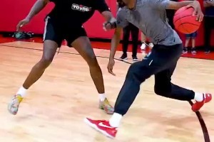 連長戰(zhàn)斗力仍在啊！前NBA球員、現(xiàn)鵜鶘助教布魯爾最新單挑視頻