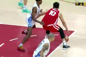 中國男籃最亮眼球員！王俊杰此前熱身賽獨(dú)得16分，風(fēng)格獨(dú)樹一幟