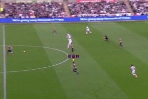 這就是足球的魅力！貝萊林狂奔70米回防上演極限解圍！