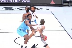 曾經(jīng)也是NBA榜眼！比斯利在BIG 3聯(lián)賽對位喬-約翰遜爆砍31分10板