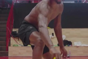 巴特勒中國行，空余時(shí)間堅(jiān)持鍛煉...