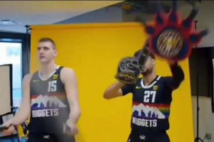 跑步配專車開路？今天也是努力訓(xùn)練的切特！