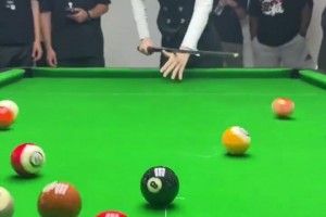 減重之后似乎靈動了很多！東契奇施展出這么絲滑的歐洲步拋投