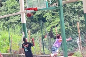 打籃球的最高境界就是：不僅球進了，人也進了??????