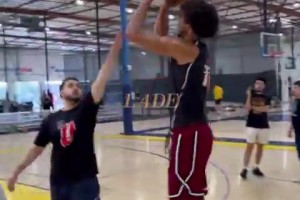 半獸人身體看著依舊勁爆，新賽季有望回歸NBA么？