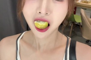 高顏值??女主播煉煉曬鵝廠搬磚日常：?jiǎn)柡蚋魑焕蠋焸內(nèi)肭锟鞓罚? >
                                        </div>
                                    </div>
                                                                        <div   id=