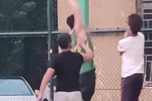 據(jù)說野球場(chǎng)最帥的就是怒吼大帽后不說話??????