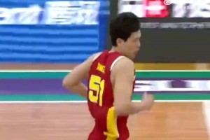 這真學(xué)過的??FIBA喜感解說楊瀚森暴扣：噢Baby謝謝你~