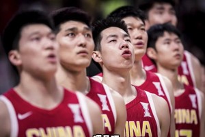 楊毅：他是亞洲杯冠軍 咱是亞洲冠軍！男籃太久沒(méi)讓人這么振奮了