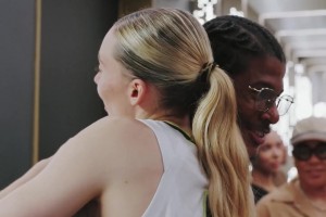 佩奇今日狂砍44分創(chuàng)新秀單場(chǎng)得分紀(jì)錄！小賈、杰倫-格林、切特紛紛前來(lái)祝賀