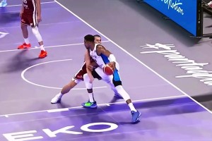 還沒發(fā)力你就倒下了！字母哥熱身賽15分鐘暴砍25+10