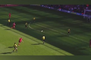 一人守候一座城！杰拉德的遠(yuǎn)射真是暴力無(wú)解的典范！