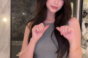 野球手老婆椰子剛生完娃，這人妻味太濃了！