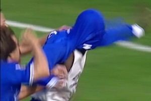 2奪英超金靴的藍(lán)軍傳奇！哈塞爾巴因克的神來(lái)之筆！