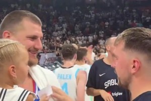 來個(gè)會(huì)塞語(yǔ)的吧友翻譯下，約老師這嘰里咕嚕都在說什么？