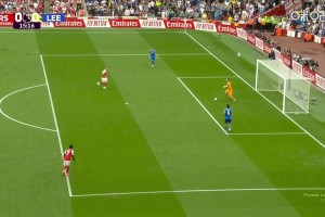 天吶??利茲聯(lián)后衛(wèi)送大禮，約克雷斯直面門將射門變解圍。。