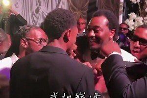 曾經(jīng)奇才雙槍，一個現(xiàn)役一個退役，身材天差地別