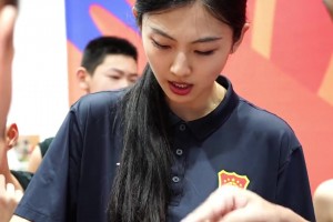 超絕女教練指揮時(shí)氣場(chǎng)兩米八！顏值逆天場(chǎng)下又超暖心～