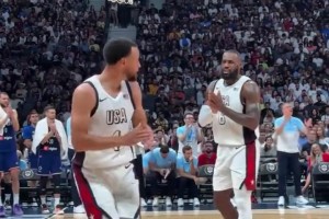 恩比德：獎勵自己個三分！可能是美國男籃最有節(jié)目效果的一場球！