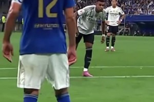 玩砸了??2022年小豌豆勺子點(diǎn)球被識(shí)破，球隊(duì)錯(cuò)失絕殺