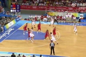 太強(qiáng)了！08年奧運(yùn)，朱芳雨上來(lái)3記三分，把西班牙直接干懵了！