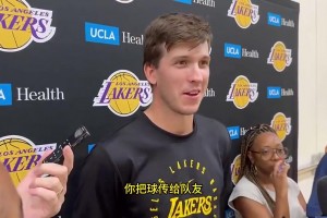 ??里夫斯此前：現(xiàn)在NBA計(jì)算助攻的方式很慷慨，運(yùn)兩三下也算