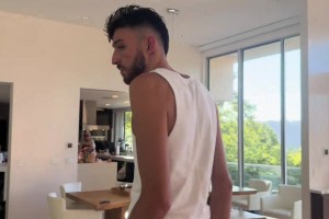 ??你和非主流的唯一區(qū)別就是會(huì)打籃球~