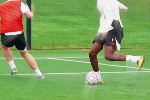 利物浦官媒曬伊薩克訓練視頻：絲滑小連招，你的‘雙足怪’來也