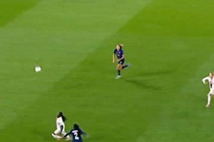 男女有別！施蕾德帽子戲法率里昂女足6比1血洗巴黎女足！